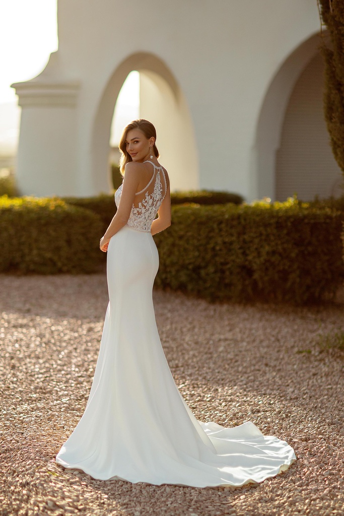 8032 crepe fit-n-flare skirt