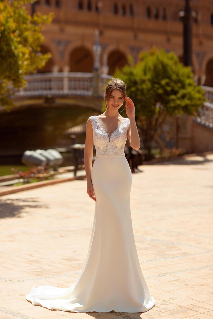 8032 crepe fit-n-flare skirt